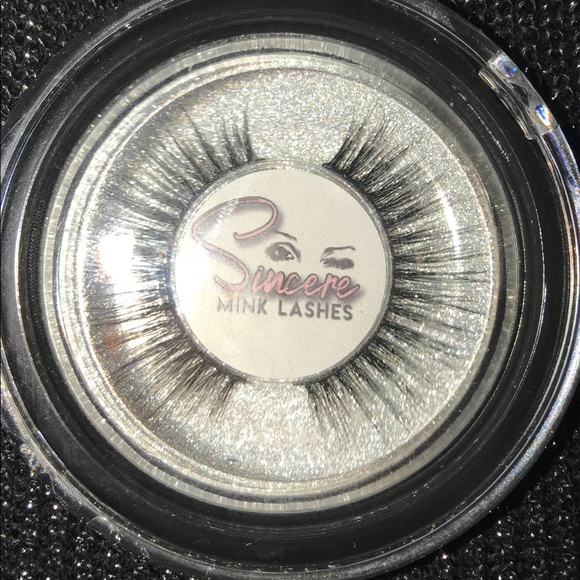QUIRKY LASHES | SINCERE MINK LASHES - Picture 2 of 3